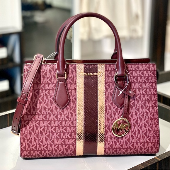 Michael Kors Sheila Medium Metallic Satchel
Crossbody and Continental Wallet Set - Picture 10 of 13